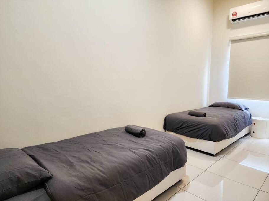 Holiday home Austin Crest -- Muji X Mahjong X Karaoke X Staycation 4br3b #10pax By Cowidea Johor Bahru