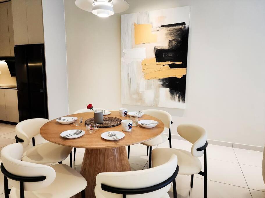 Austin Crest -- Muji X Mahjong X Karaoke X Staycation 4br3b #10pax By Cowidea Holiday home *