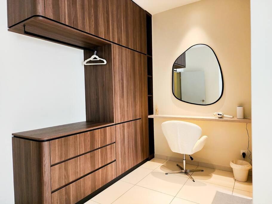 Austin Crest -- Muji X Mahjong X Karaoke X Staycation 4br3b #10pax By Cowidea Rumah liburan *
